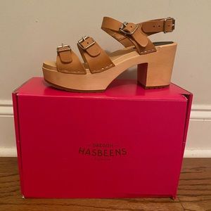 Tan Swedish Hasbeens Clogs Never Worn, size 39